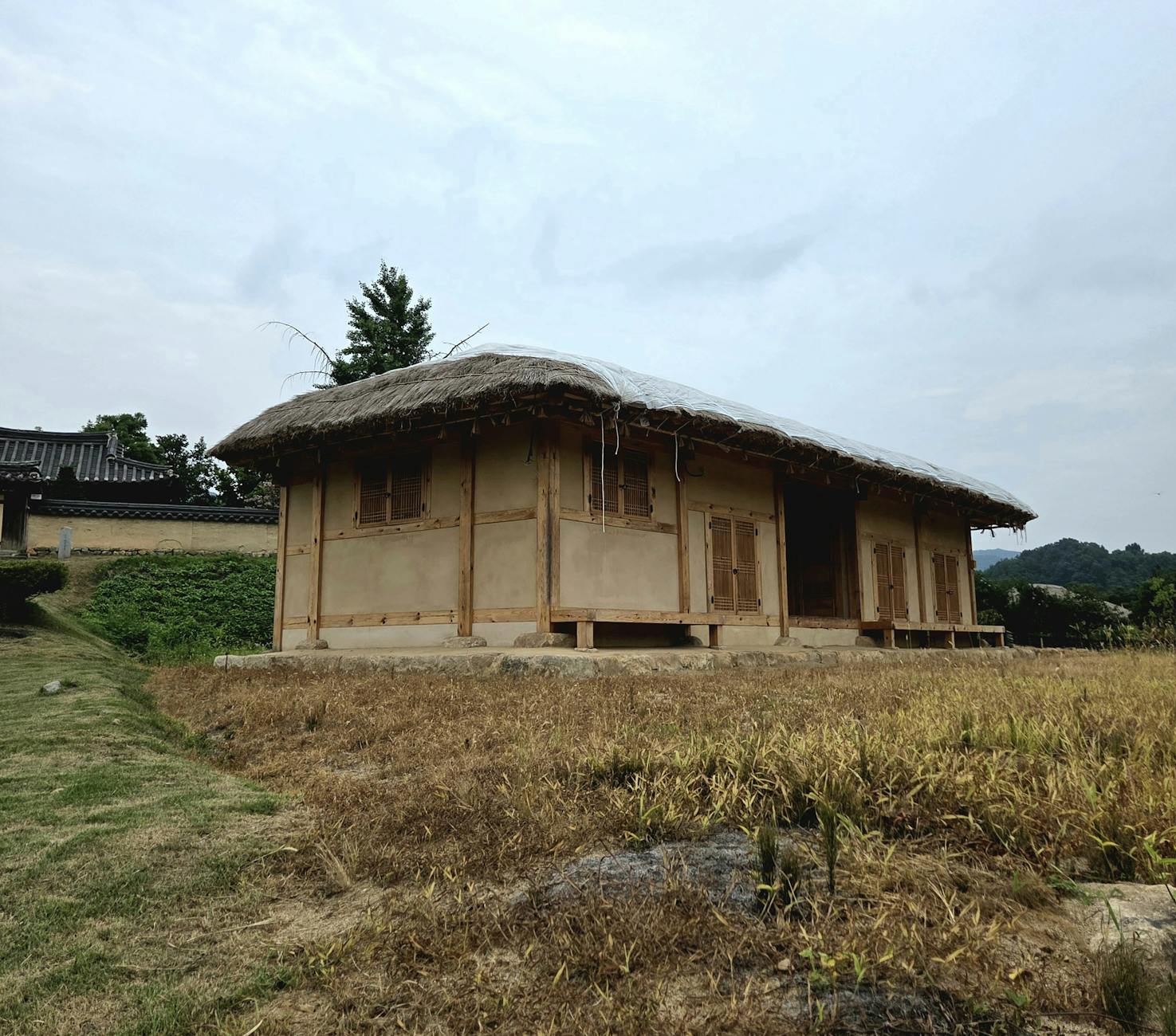 Traditional Korean tea house — serene food culture in Seoul