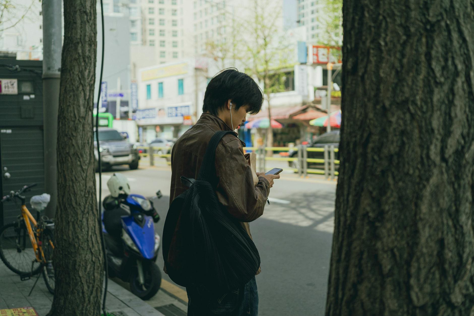 Using smartphone navigation apps in Seoul - essential apps for first time visitors