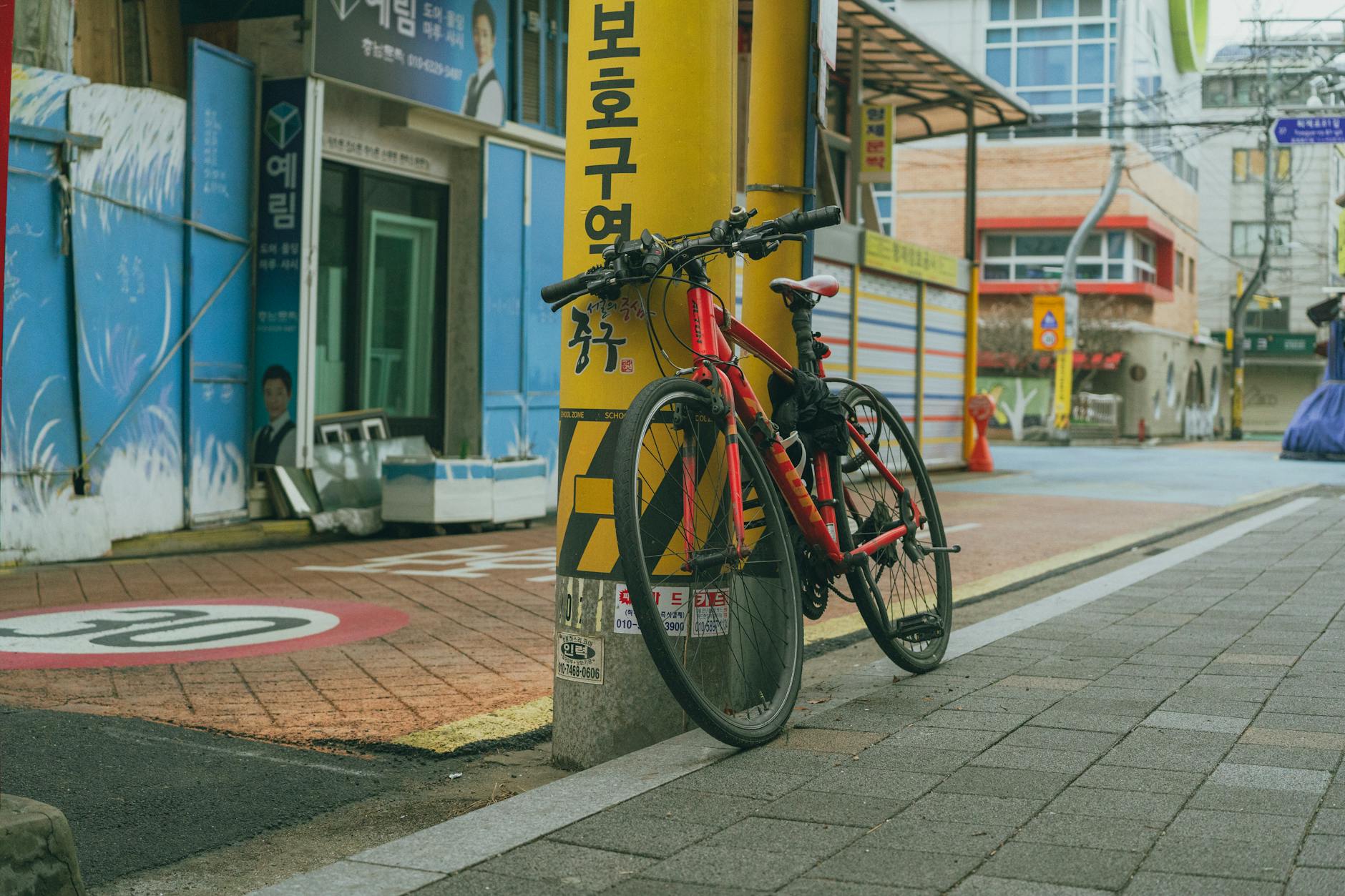 Cycling along the Han River — a scenic way of getting around Seoul
