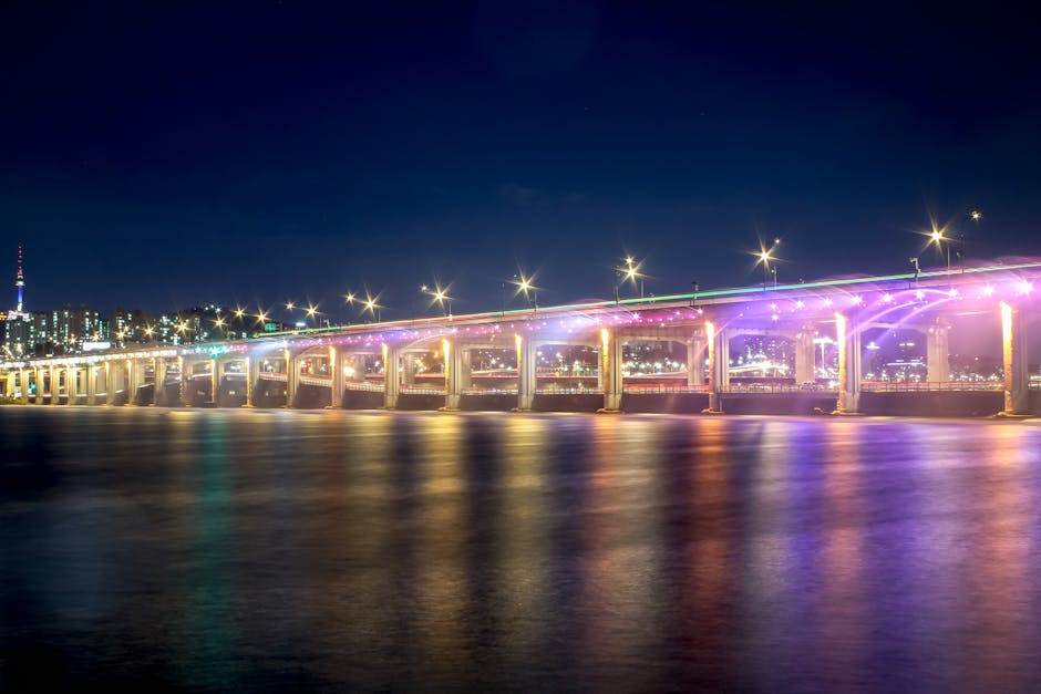 Banpo Bridge Rainbow Fountain over Han River nighttime evening of Seoul itinerary