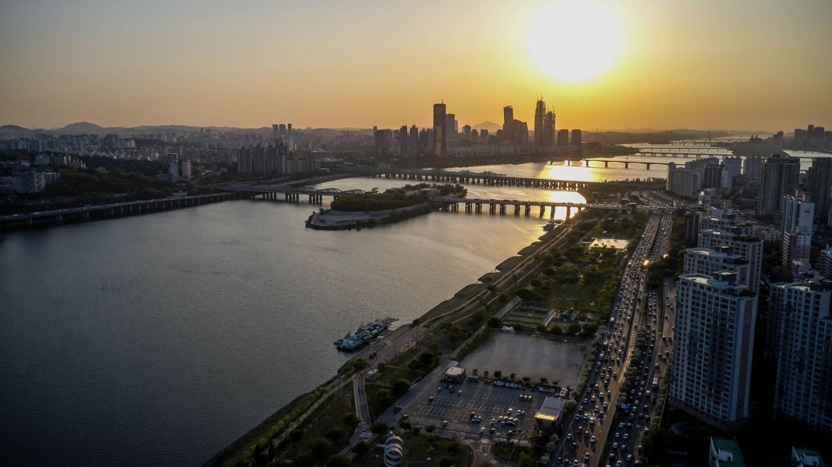 The Han River at sunset in Seoul