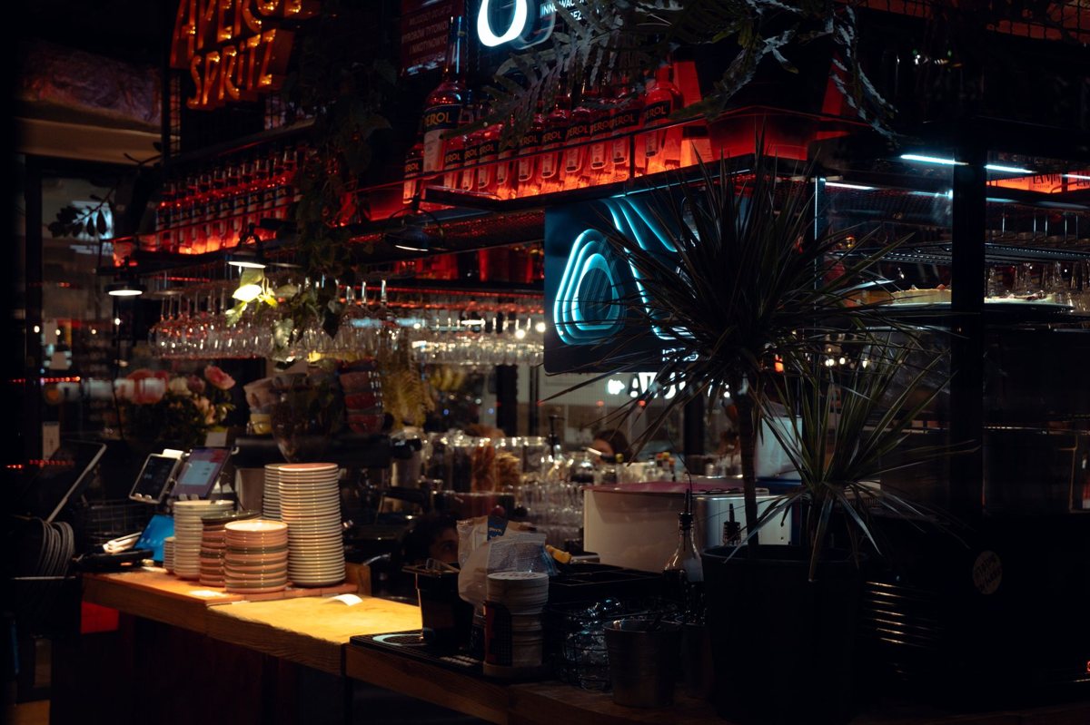 Best bars in Seoul: cocktail bar counter glowing at night